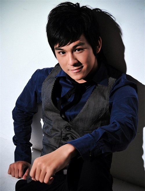 Vào năm 2008 – 2009 Thiên Minh là hot boy nổi bật tại khu vực phía Nam. Với khuôn mặt thư sinh, nụ cười hiền lành, chàng trai này từng trở thành thần tượng của nhiều bạn trẻ. 
